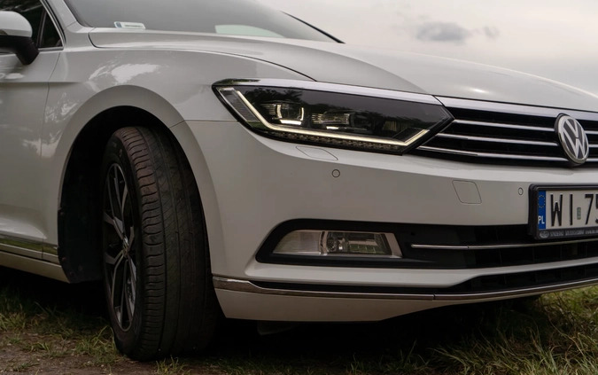 Volkswagen Passat cena 69990 przebieg: 253000, rok produkcji 2016 z Warszawa małe 562